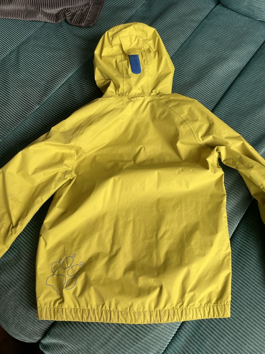 Jack Wolfskin Giacche & Cappotti: leichte Jack Wolfskin Regenjacke 128 – Usato da düdingen venduto da Kaunakakai 1