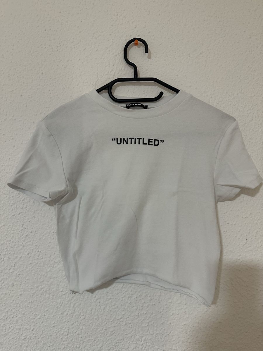 T-shirt: Untitled T-shirt – Nuovo (secondo la descrizione) da Wattwil venduto da betsar.13