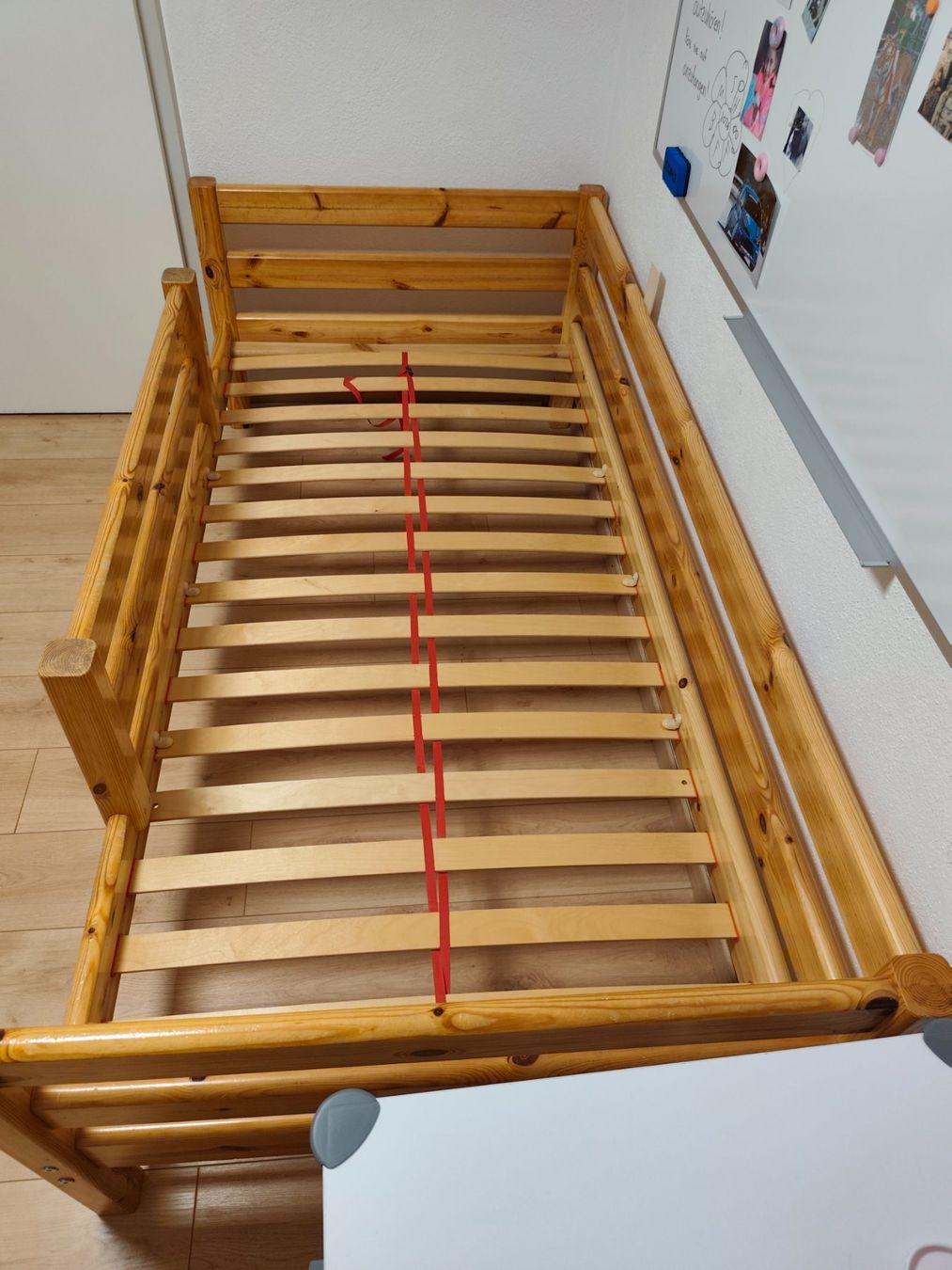 Flexa Lits: Flexa Kinderbett mit Fallschutz – D'occasion à Reitnau par rango8 1