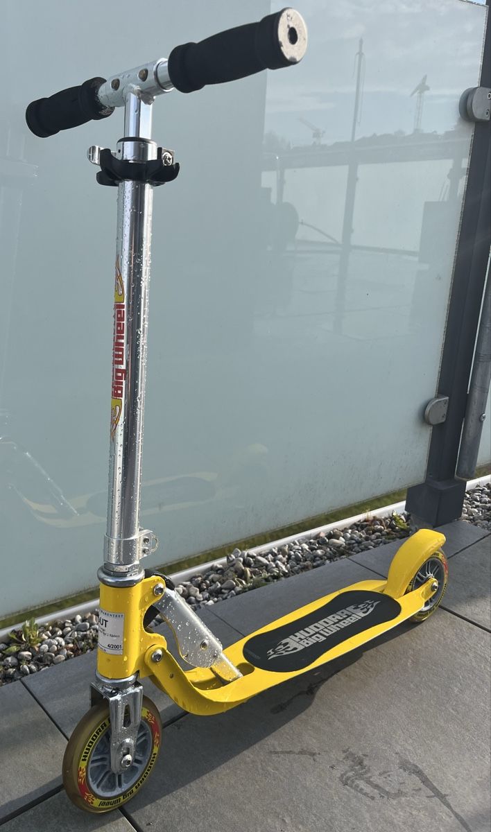 Hudora Kickboard: Gelbes Trottinett – Gebraucht aus Hünenberg See von spartakus02