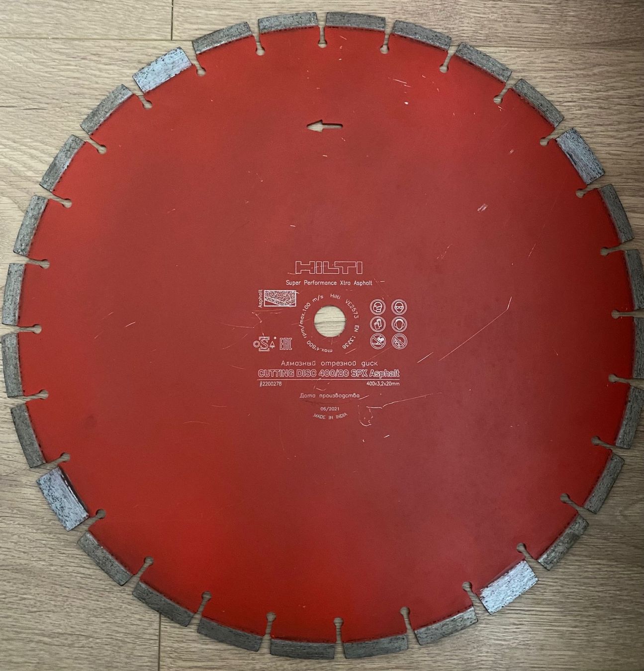 Hilti Tutti gli attrezzi: Disque Diamant Asphalte Hilti 400 neuf – Nuovo e nell'imballaggio originale da Echallens venduto da Tools0101