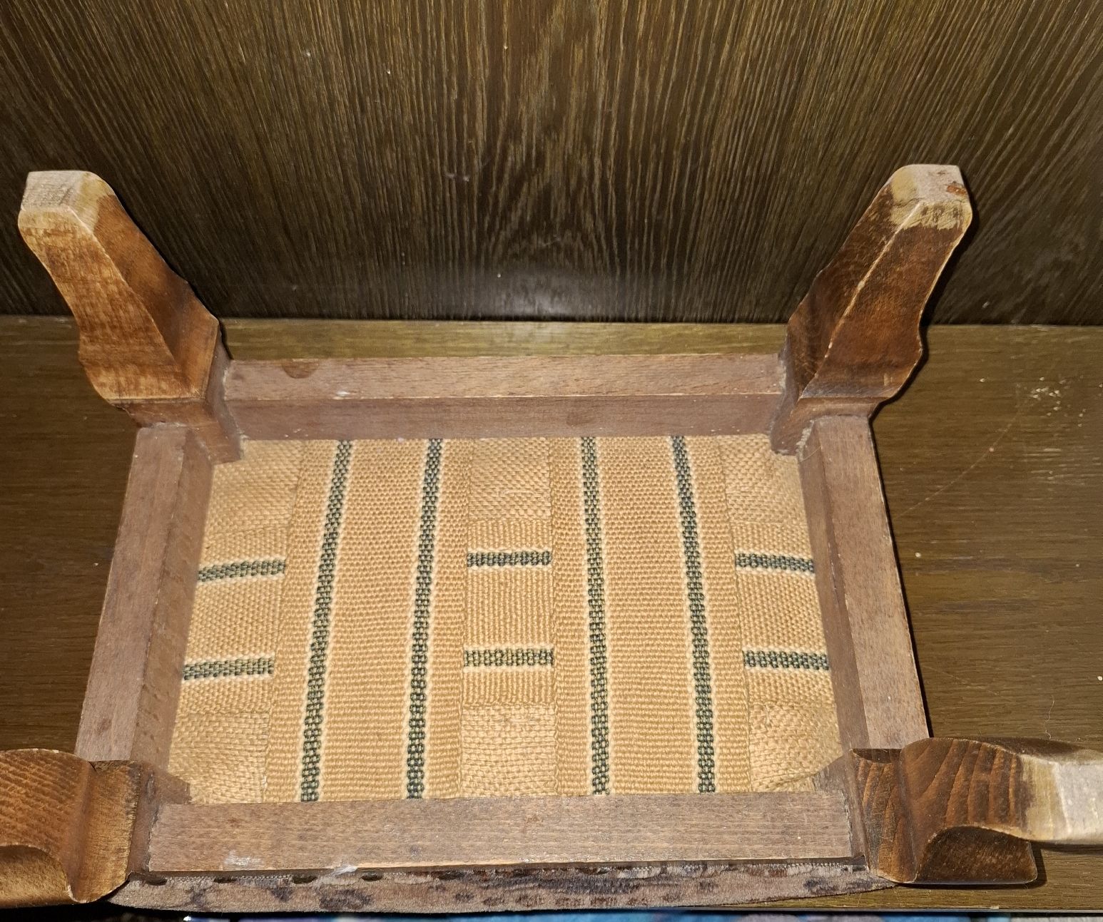 Sgabelli: Antiker Fusshocker mit Blumenmuster, – Usato da Zuchwil venduto da bvj_5t82 2