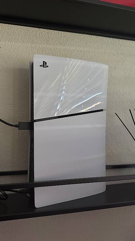 Console: PS5 Slim digital + 2 Controller – Usato da Gipf-Oberfrick venduto da dvrio._
