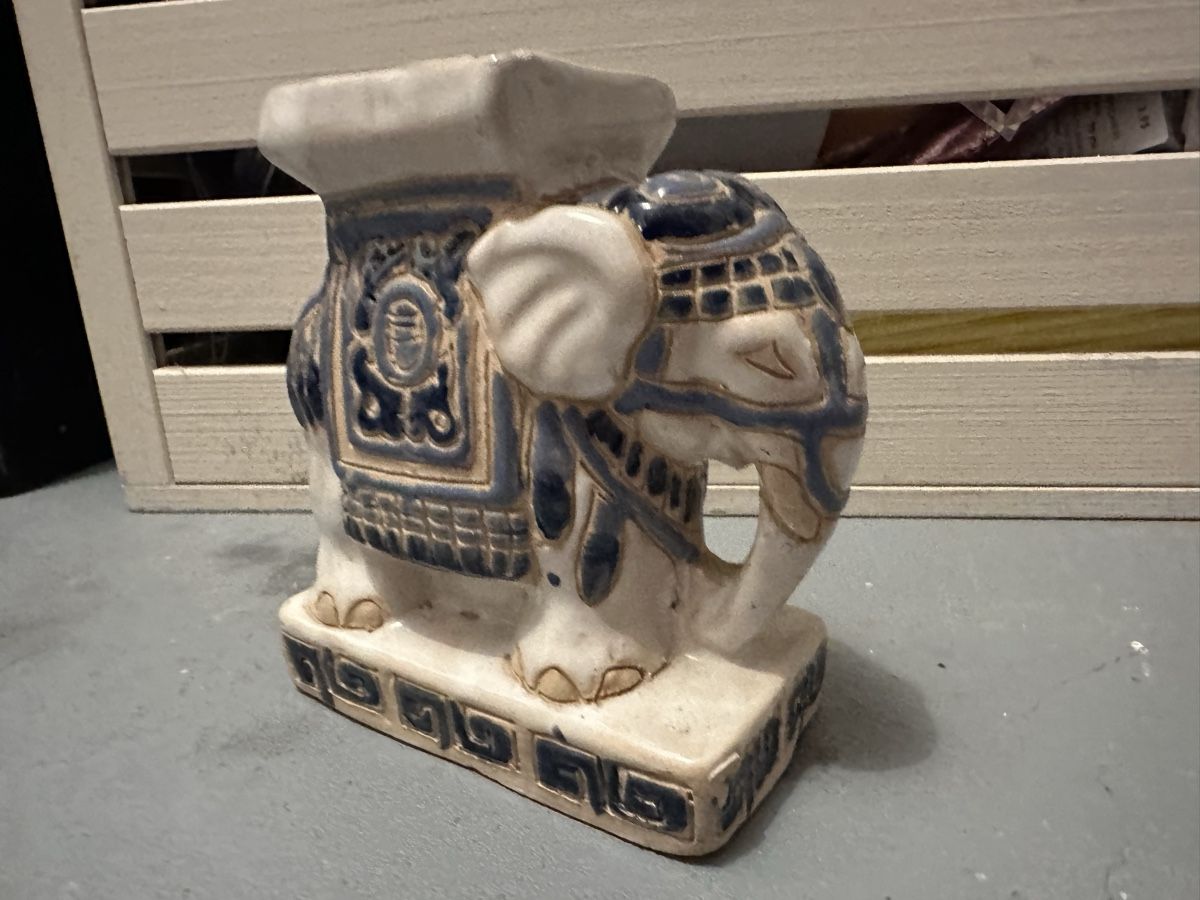 Sculture & Statue: Indischer Elefant aus Keramik 11cm – Usato da Lupsingen venduto da New-Haven