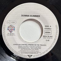 Donna Summer - 45 tours - Love is in Control - VG