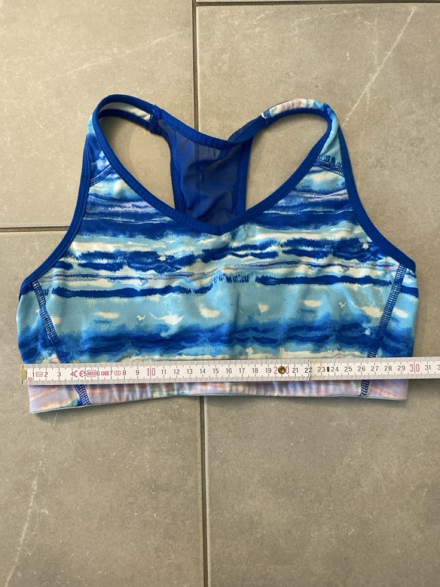 Altra biancheria intima: Blauer Sport-BH, ca Grösse S – Usato da Hünenberg See venduto da lar_9zjk 1