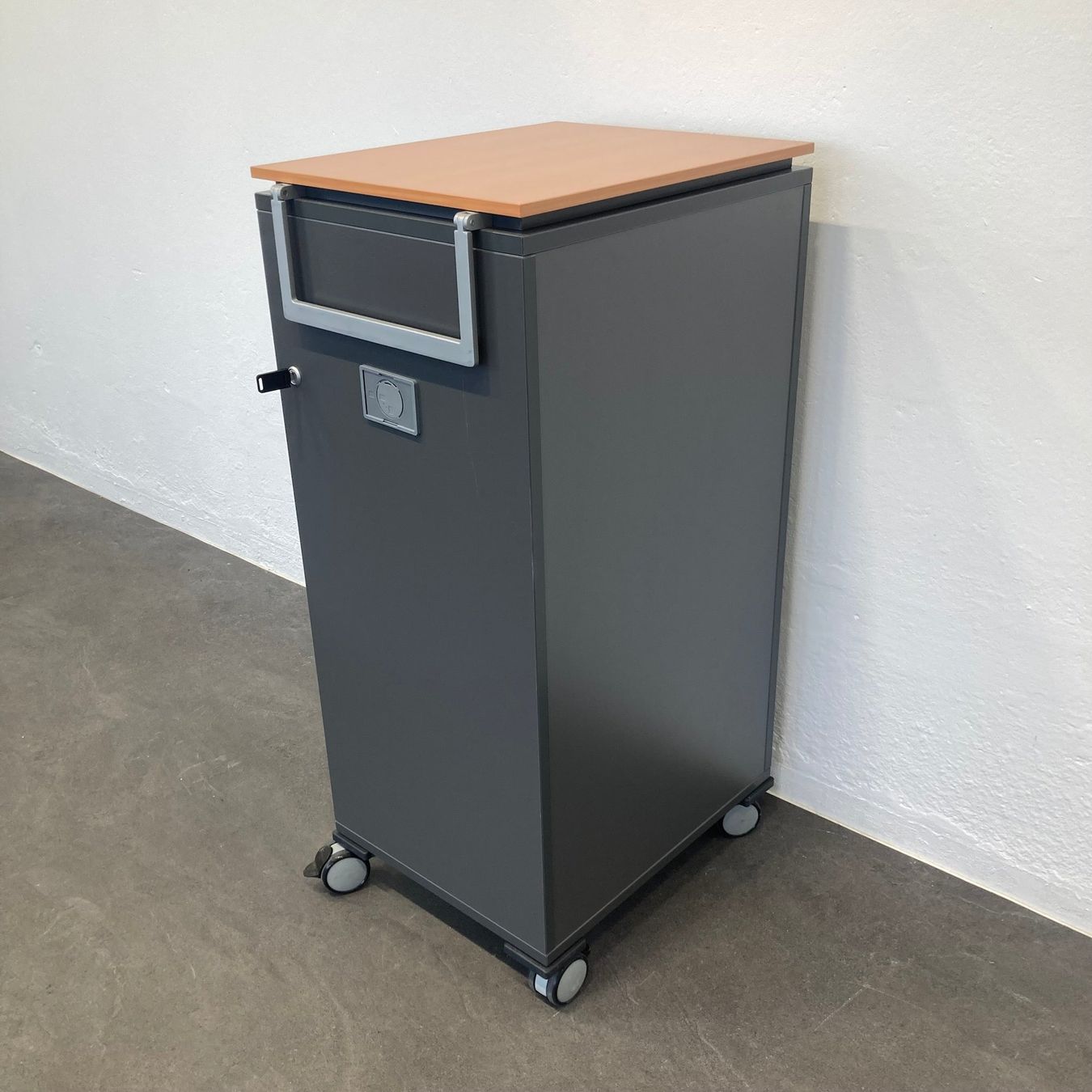 Banconi: Steelcase Moby Roll-Caddy - Anthrazit-Buche - mit – Usato da Schönenwerd venduto da mcofficeshop 7