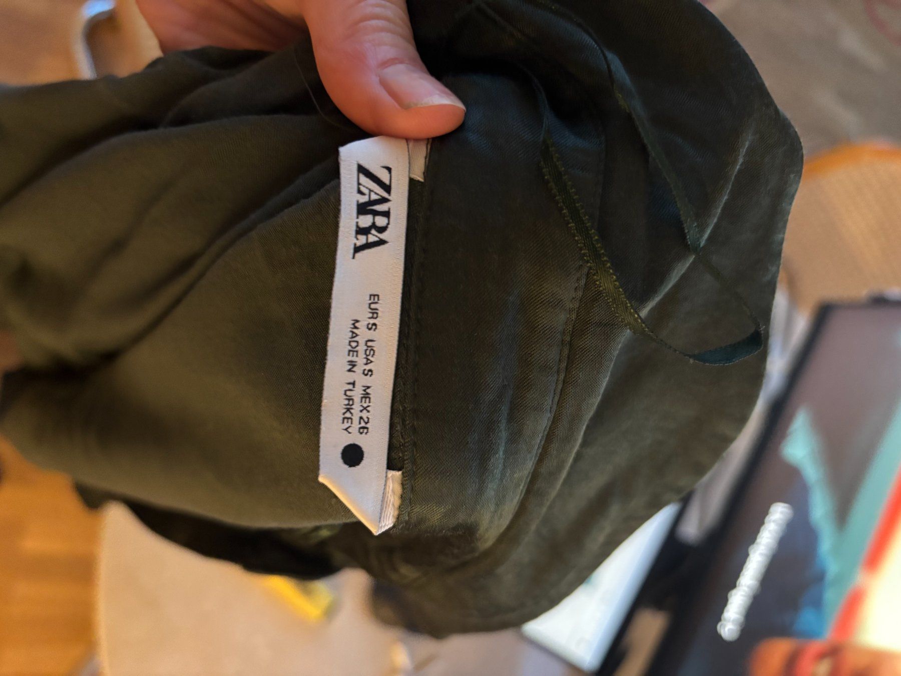 Zara Camicette: Chemisier verte sapin – Usato da Zürich venduto da mps_9cp7 4