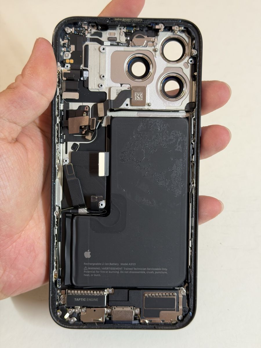 Apple Handys / Smartphones: Komplett iPhone 15 Pro Max Gehäuse Pulled  – Gebraucht aus Chur von beverlyone 5