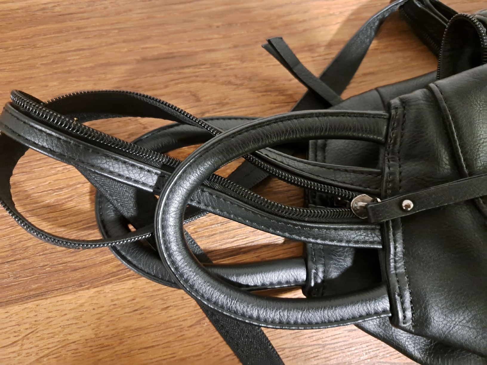 Zaini: Damenrucksack mit Träger – Nuovo (secondo la descrizione) da Wisen SO venduto da dow_g796 1