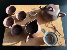 Chinesisches Gongfu Yixing Teeset mit Kanne & Box (4 Tassen)