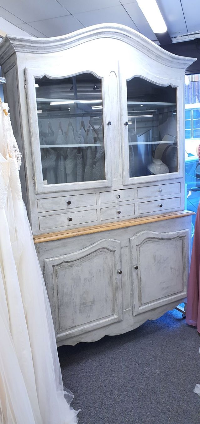 Armadi: Antiker Schrank – Usato da Riggisberg venduto da Yellowcoyote