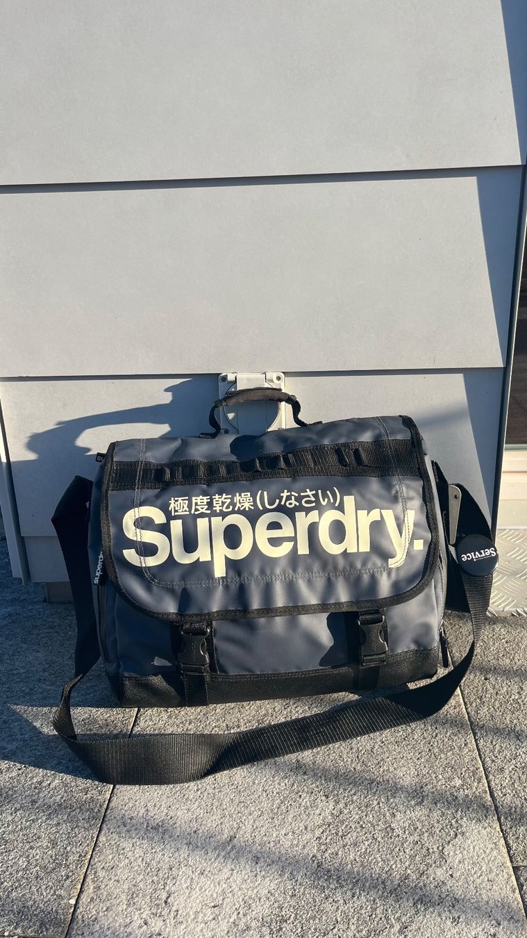 Superdry Sacs: SuperDry Umhängetasche – D'occasion à Jona par tim_67jq