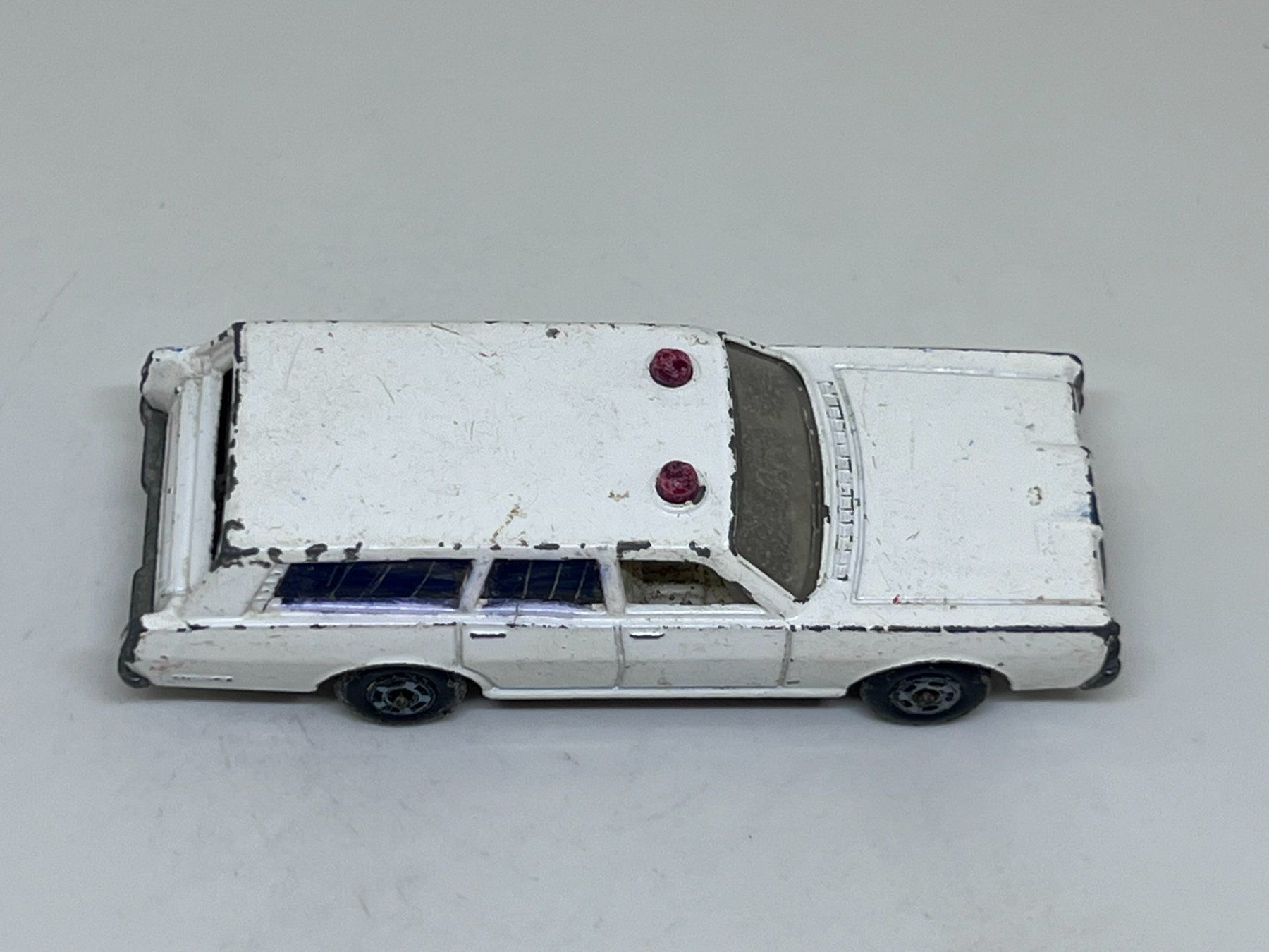 Matchbox Modellini d'auto: Matchbox Mercury Police Car #675 – Usato da Wildegg venduto da LaaBoutique 1