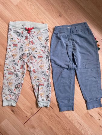 2 Kinderhosen/Trainerhosen von Alana, Set, Grösse 104