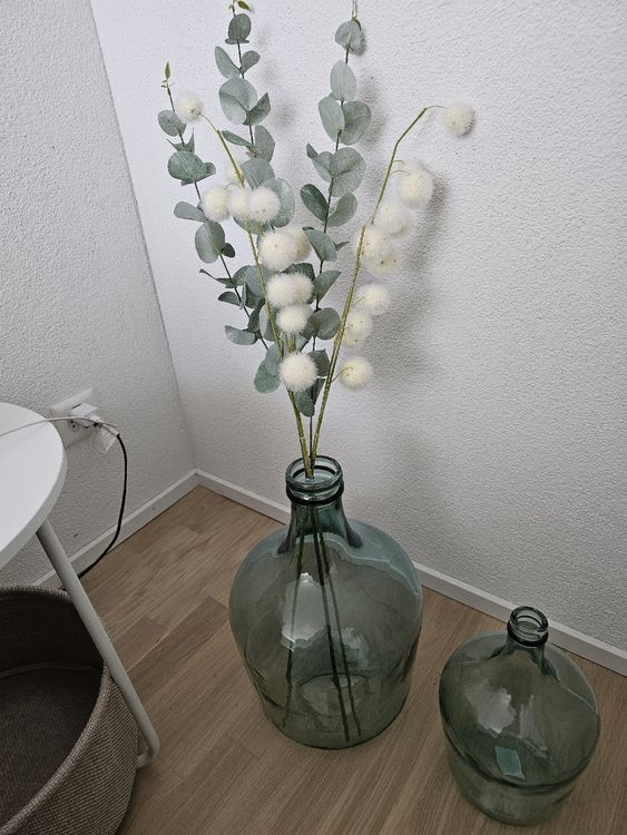 Rustikales Holztablett Mit Künstlichen Rosen & Eukalyptus – Tischdeko Für Bauernhaus, Wohnzimmer, Küche
