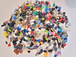 Lego gemischte minifiguren teile und zuberhör