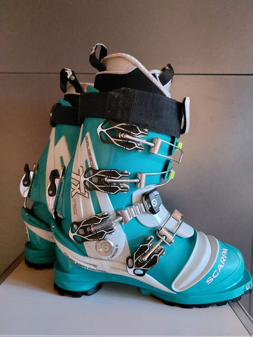 Scarpa Scarpe da donna: Telemark-Schuh, Intuition – Usato da Muotathal venduto da Quelle01 1