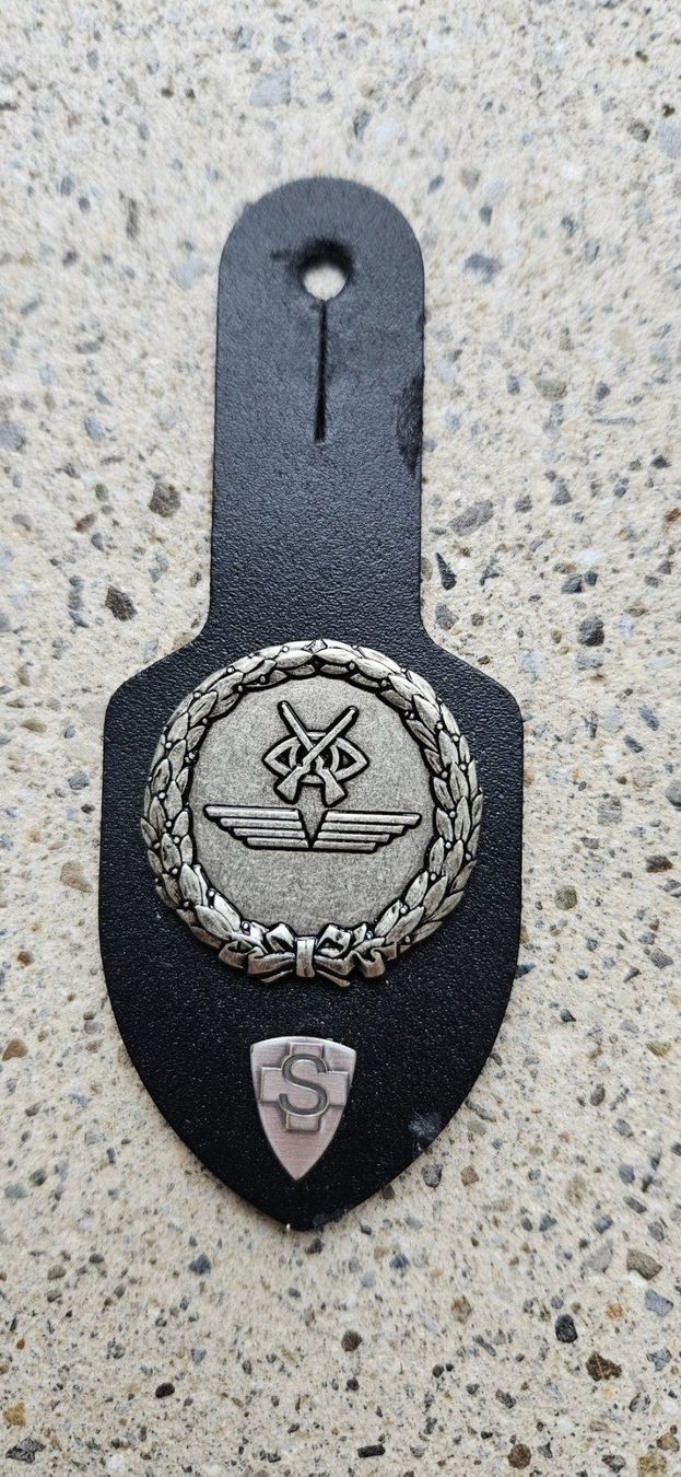 Schweizer Armee Placchette & Badge: *** Brustanhänger mit Spez. Abzeichen *** – Usato da Riedholz venduto da fr_sIruP
