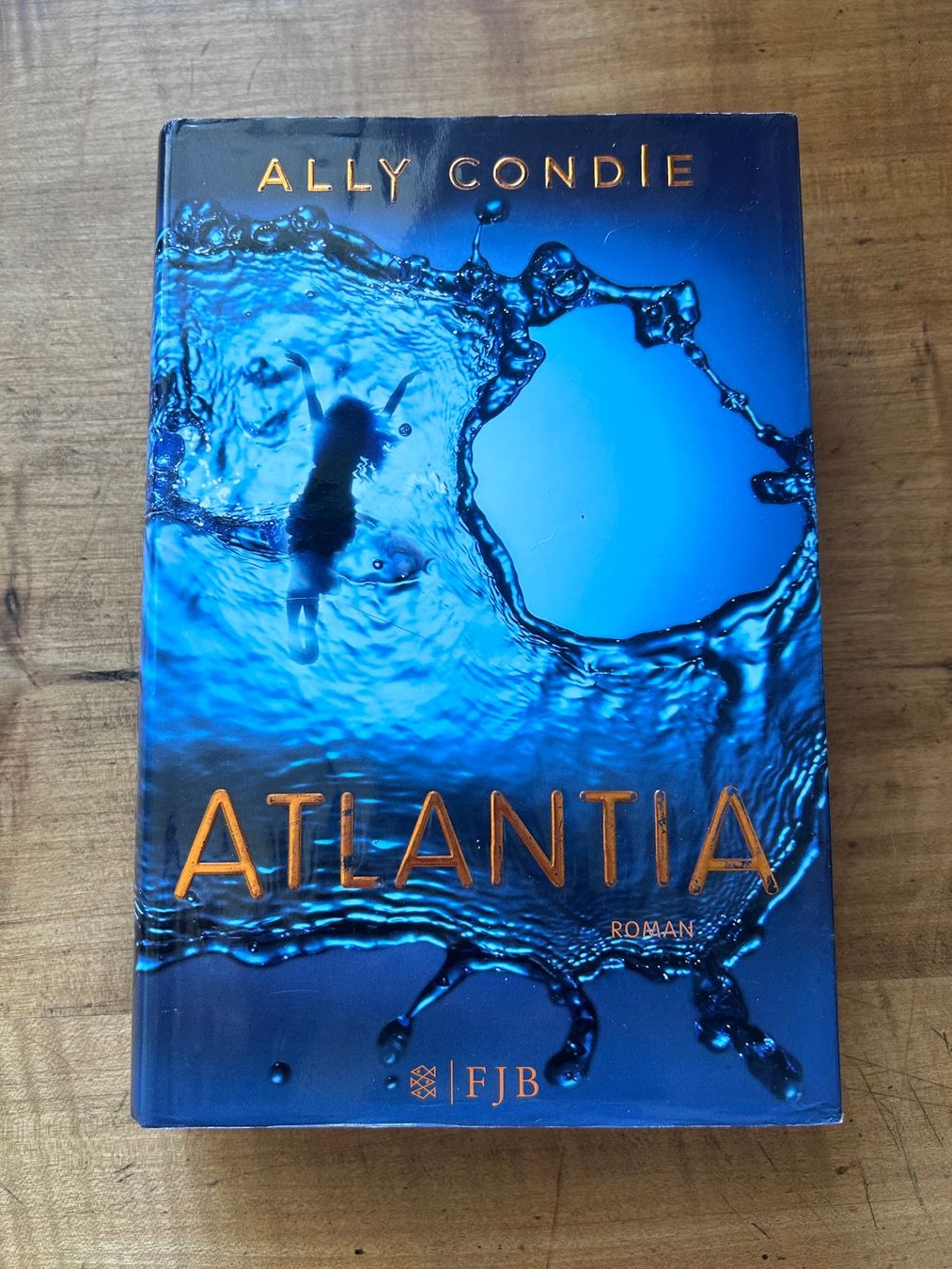 Livres: Atlantia - Ally Condie – D'occasion à Rickenbach Sulz par sinbin