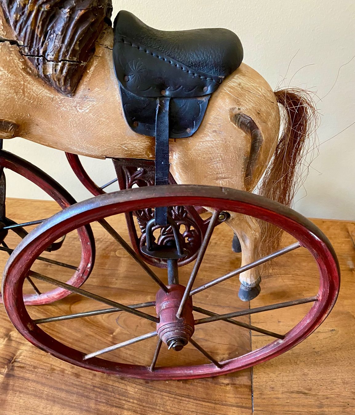 Spielzeuge: Antik Dreirad-Holzpferd – Gebraucht aus Basel von nostanz 6
