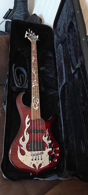 Phoenix Musikinstrumente: Guitare Basse 4 Traben Phoenix – Neu (gemäss Beschreibung) aus Champtauroz von Rynn423 4