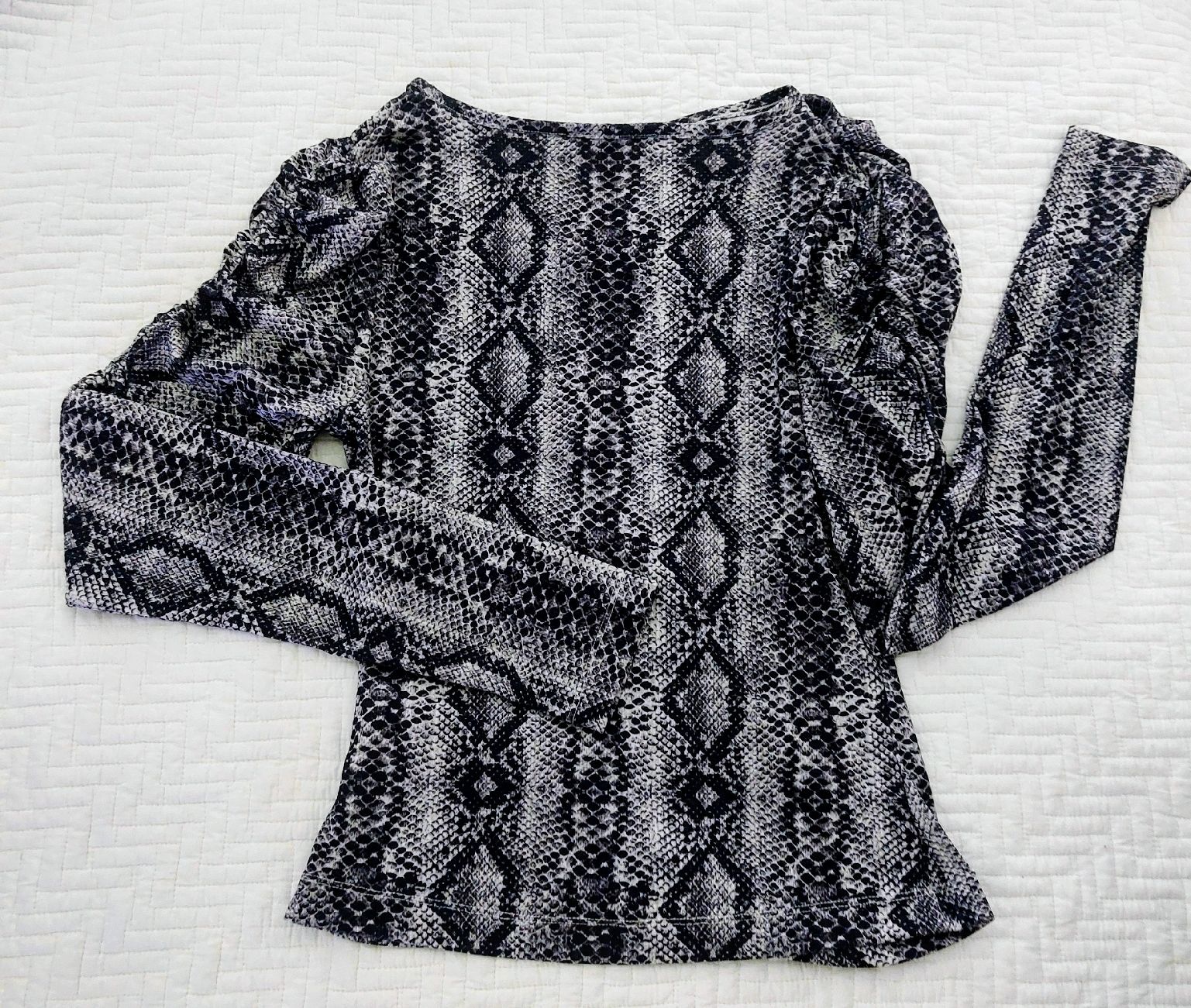 Guess Maglioni & Felpe: Guess Pullover – Nuovo (secondo la descrizione) da Zürich venduto da Martinlaehner 1