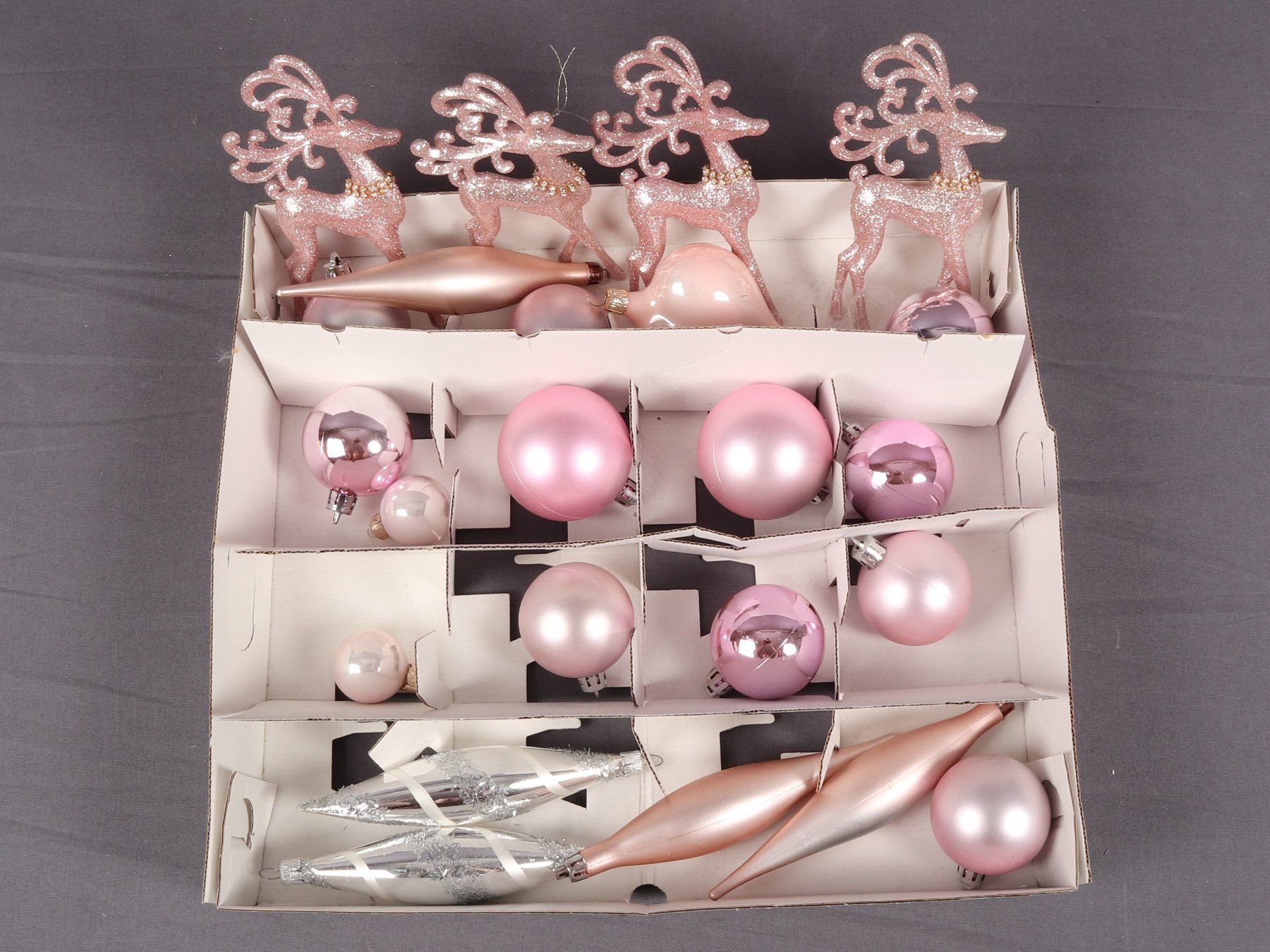 Alle Dekorationen: WEIHNACHTSKUGELN Deko-Set Rosa/Silber mit Rentieren – Gebraucht aus Steinen von Restwert_Steinen 5