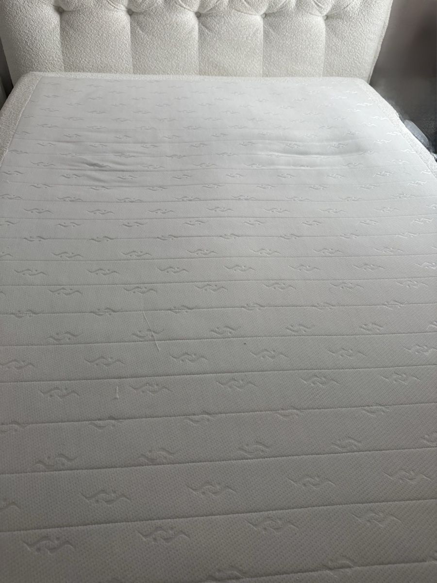 Letti: Boxspringbett teddy weiss mit gepolstertem Kopfteil – Usato da Sirnach venduto da Gin__Kobi 5