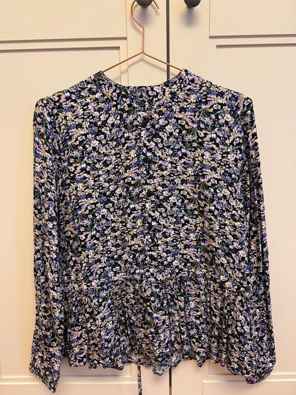 Blusen: Bluse Blumenmuster – Neu (gemäss Beschreibung) aus Zürich von anma_si_no