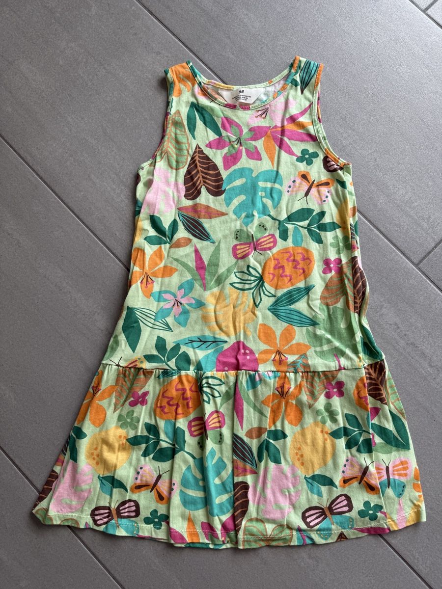 H&M Robes et jupes: Kleid Grösse 134/140 – D'occasion à Mägenwil par Bienchen8