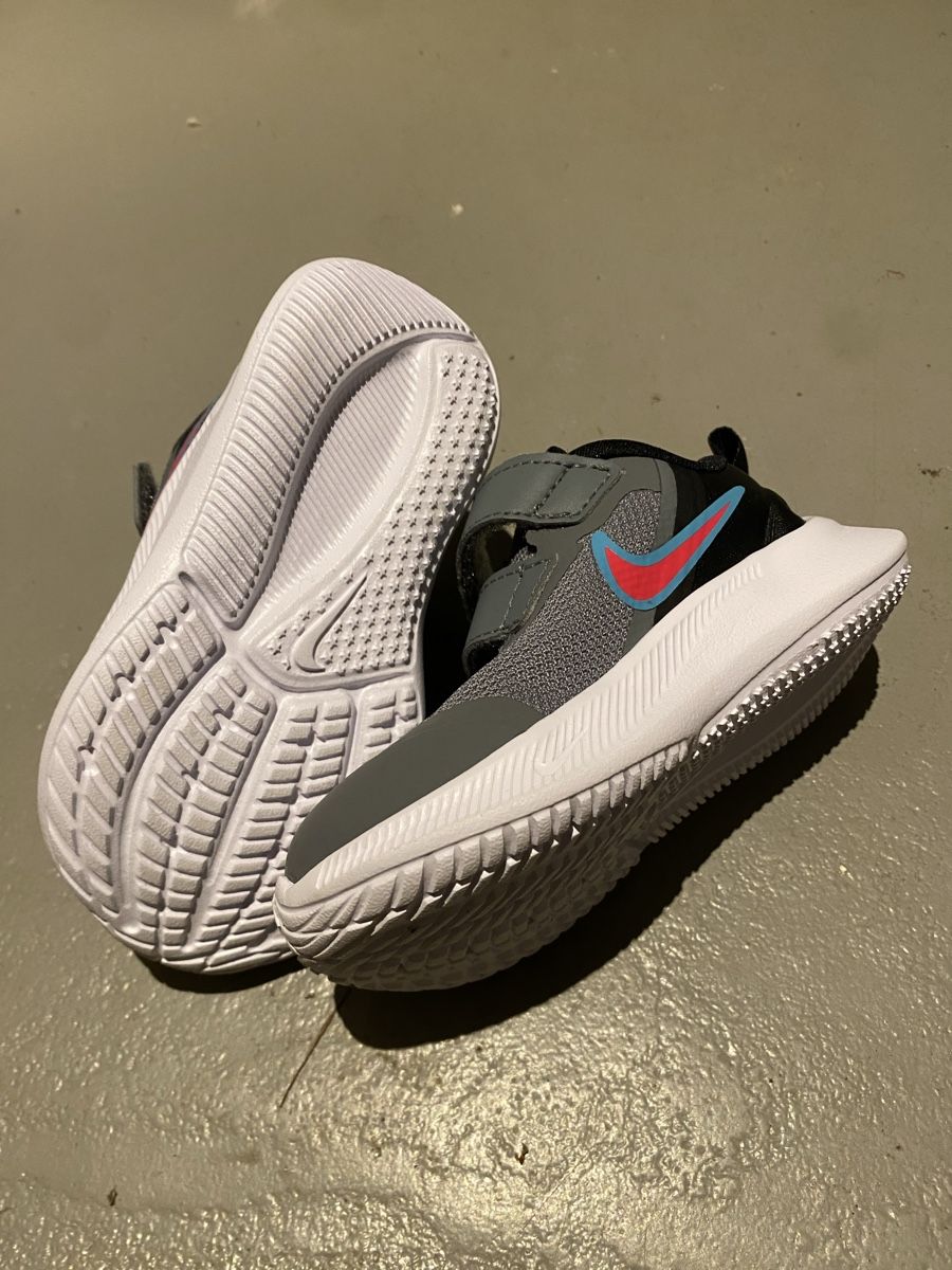 Nike Scarpe per ragazzi: Nike Turnschuhe Gr.21 - Neu! – Nuovo (secondo la descrizione) da Neerach venduto da bar_t2xd 1