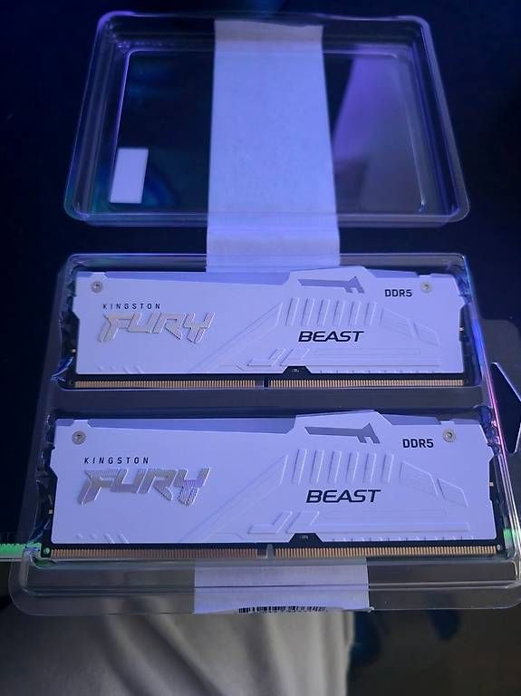 Kingston Memoria / RAM: Mémoire RAM Kingston 32GB DDR5 – Nuovo e nell'imballaggio originale da Lausanne 25 venduto da dany_70