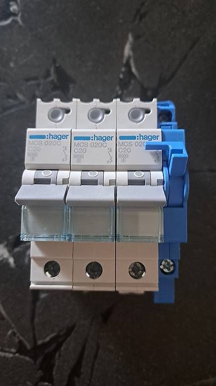 Alimentation électrique: HAGER MCS 020C Sicherungen – D'occasion à St. Antoni par Andy85