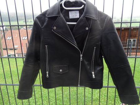 Coole schwarze Jacke von ZARA, Grösse 9 Jahre (134 cm)
