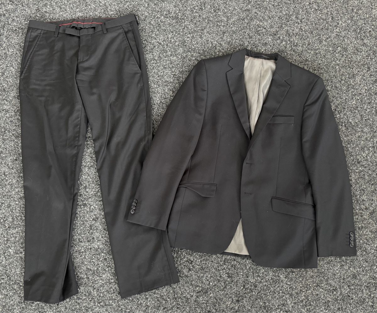 Completi: S. Oliver Jacket mit Hose (Anzug) – Usato da Nussbaumen AG venduto da ColouredDay