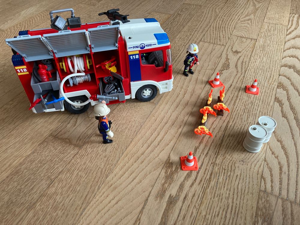  Foto zu Playmobil Feuerwehrauto 