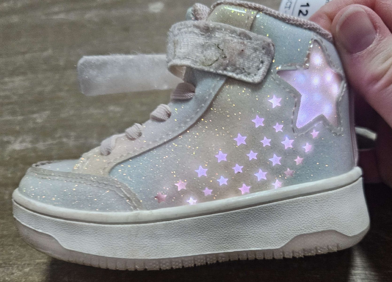 Scarpe per ragazze: Funkelnde Mädchen Schuhe mit Sternen Grösse 25 – Usato da Horw venduto da Zedy01