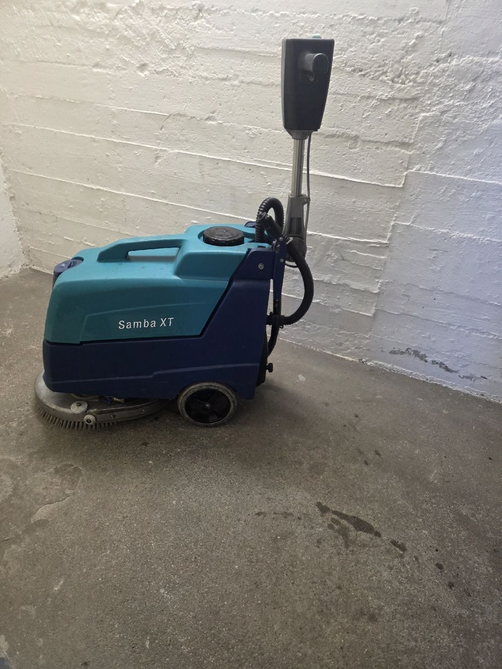 Wetrok Toutes les machines: WETROK DISCOMATIC XT#Cleanfix Taski Kärcher Nilfisk Minatol – D'occasion à Zürich par 5183840711 1