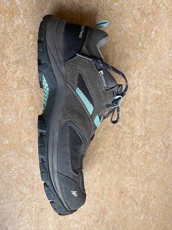 Decathlon Chaussures femmes: Quechua Wanderschuhe / Trekkingschuhe, kaum benutzt – D'occasion à Dornach par nic_lgb7 2
