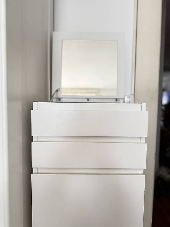 Cassettiere: MALM 6-DRAWER CHEST WITH MIRROR – Usato da Genève venduto da ech_96wh 1