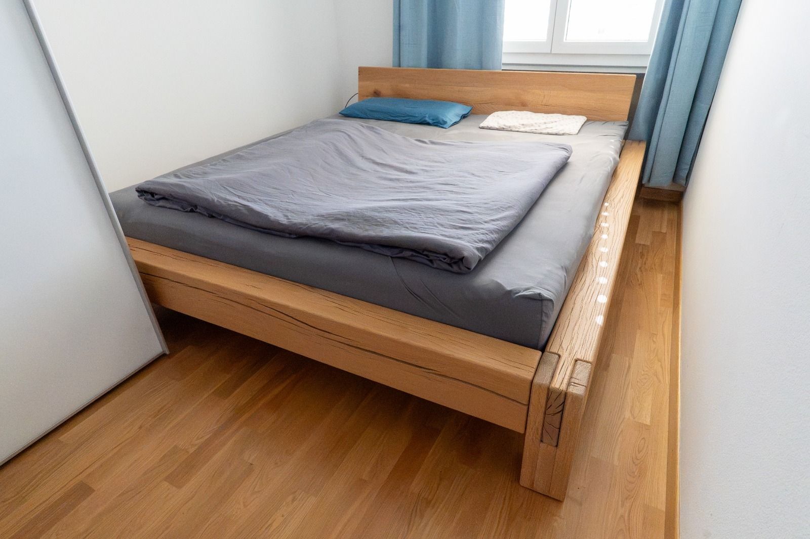 Betten: Wunderschönes Massivholz-Bett – Neu (gemäss Beschreibung) aus Hohenrain von Lala539
