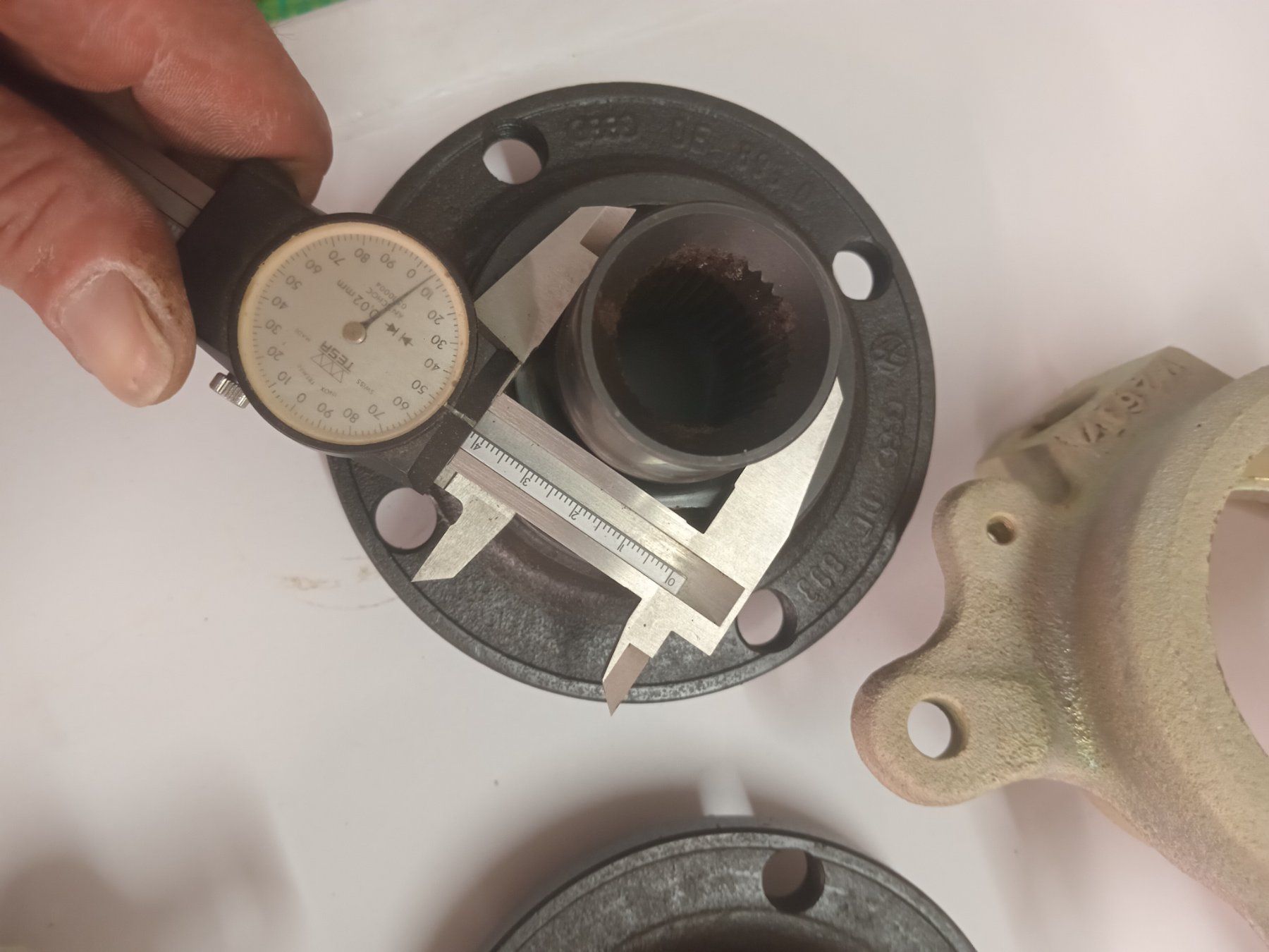 Audi Tutti pezzi di ricambio auto: Federbein Audi 80,90,coupe 8A0412034  8A0412033 set – Usato da Obergösgen venduto da typ_qb9v 9
