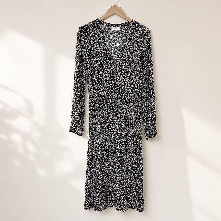 Kleider: Modström Kleid S Blumenprint schwarz – Gebraucht aus Zürich von Unterstop