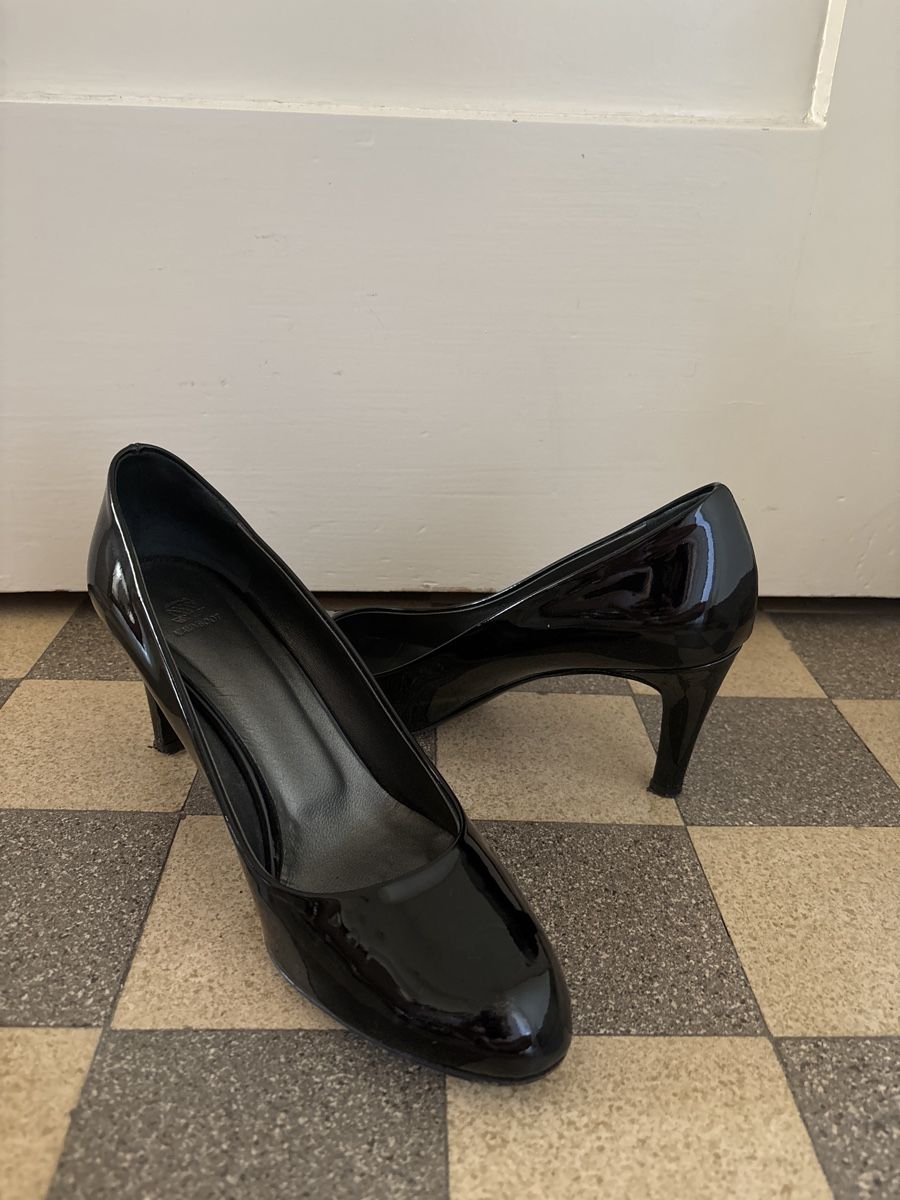 Navyboot Scarpe da donna: Navyboot Pumps Schwarz Lack – Usato da Basel venduto da FannySt 2