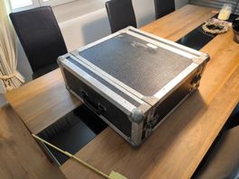 Roadcase / Flightcase, professionell, gut erhalten.