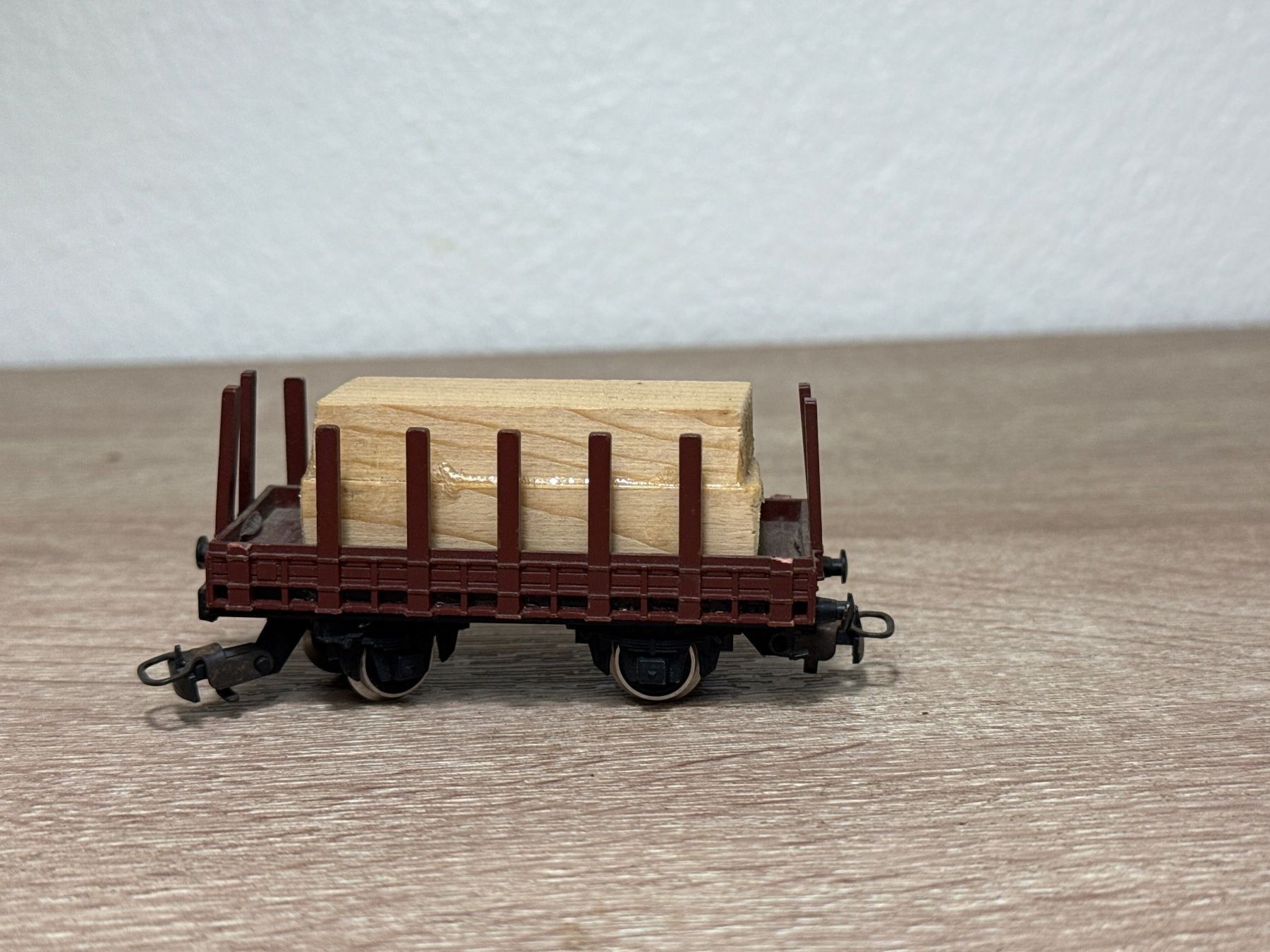 Kleinbahn Modelleisenbahnen: Kleinbahn Güterwagen H0 (276) – Gebraucht aus St-Aubin-Sauges von Lo_Go