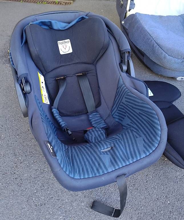 Poussette Peg Perego + 2 bases isofix + ... (Gebraucht) in Lutry für ...