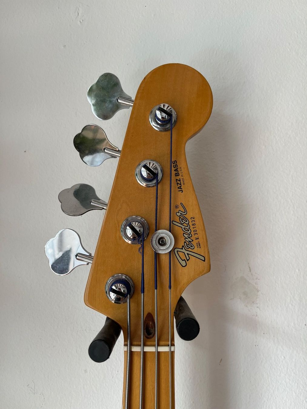 Fender Strumenti musicali: Fender '83 Jazz Bass USA – Usato da Castagnola venduto da rus_n7zd 2
