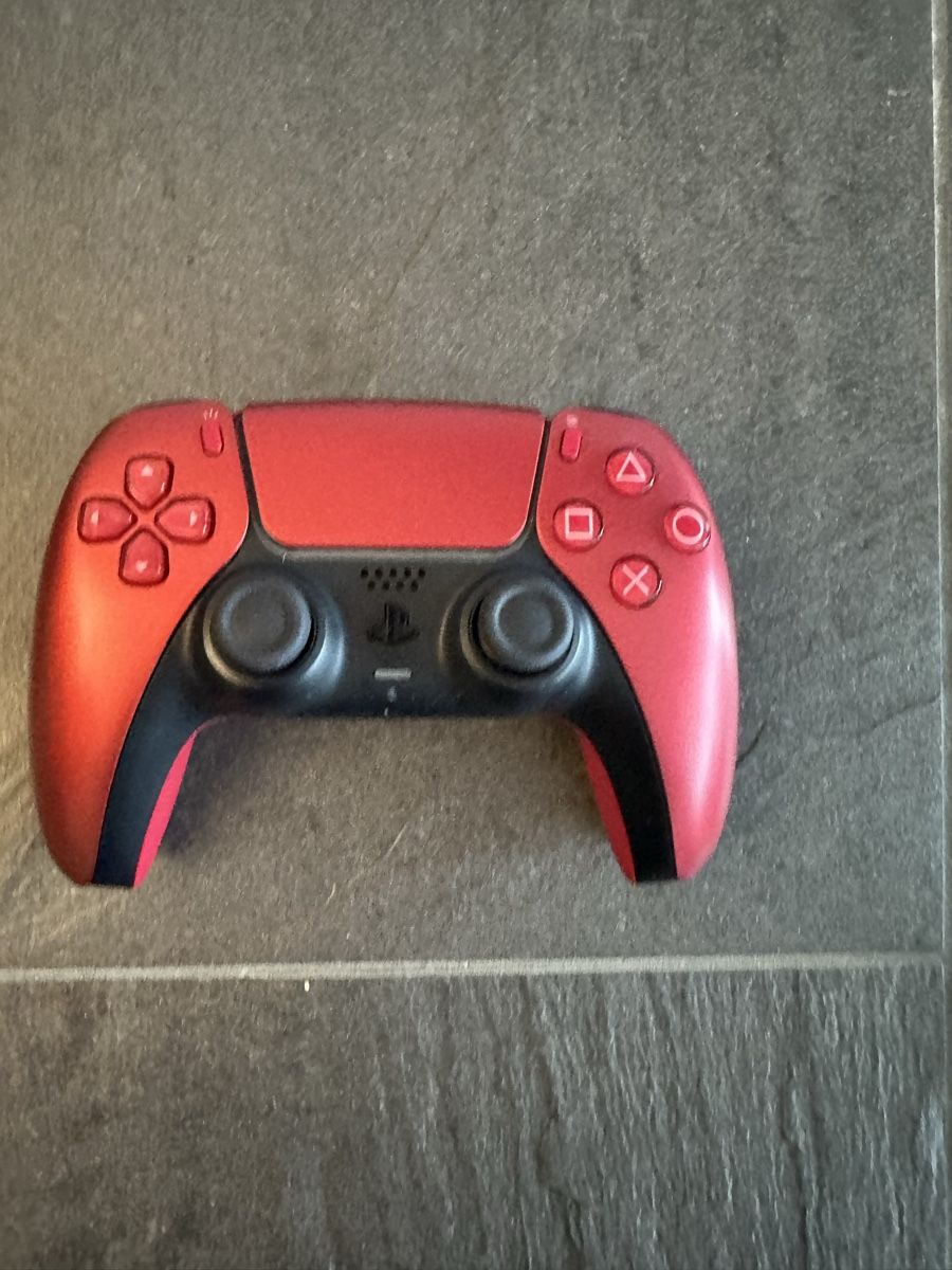 Manettes: Ps5 controller  – D'occasion à Eschenbach LU par boo_sl7y
